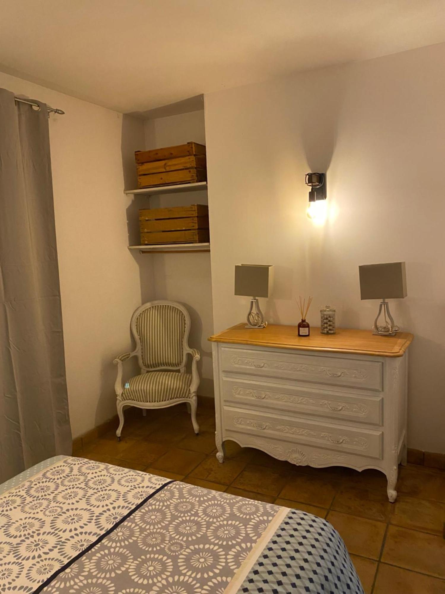 Maison Dans Village Calme Arles Kültér fotó
